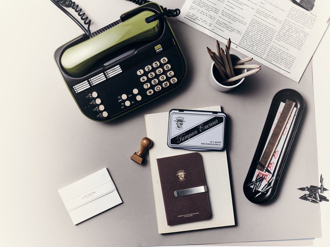 Lignon stationery and desk objects